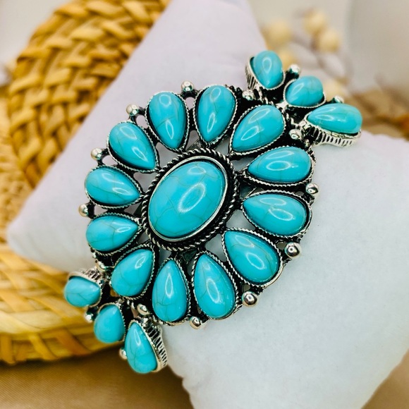 Luzy Jewelry Jewelry - Boho Antique Silver Turquoise Floral Vintage Design Open Cuff Bracelet